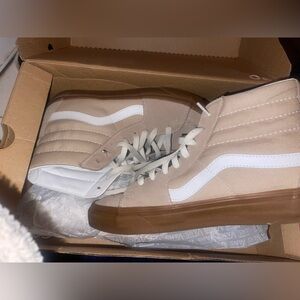 Sk-8 Hi Vans , Khaki w/ Gum Sole W11/ M9.5